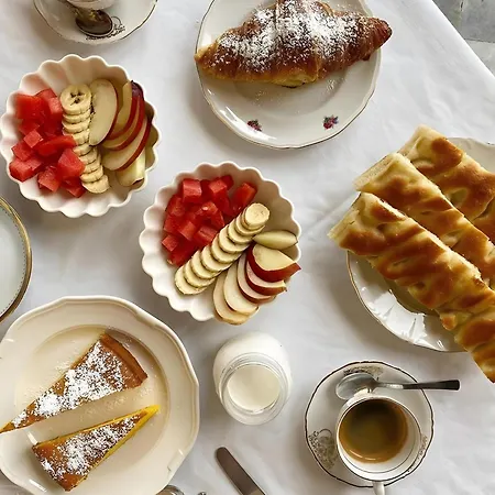 Attico Palazzo Giustiniani Panzió 3*