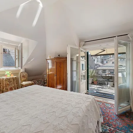 Attico Palazzo Giustiniani Panzió 3*