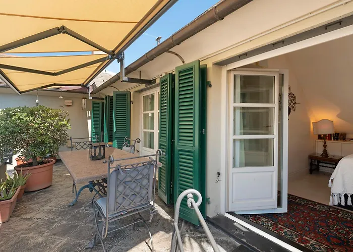 Attico Palazzo Giustiniani 住宿加早餐酒店 3*